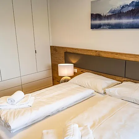 9 Alpe Maritima - Lakeview Mit Bergkulisse *
