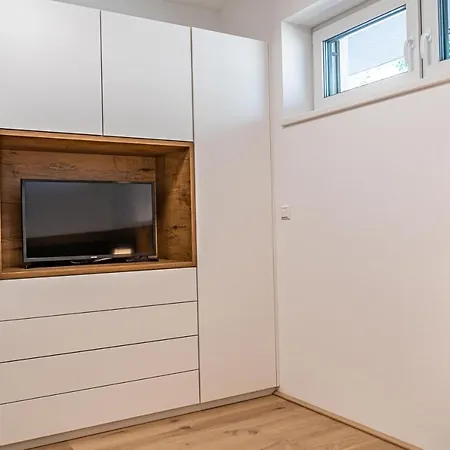 9 Alpe Maritima - Lakeview Mit Bergkulisse